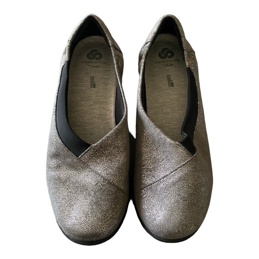 CLARKS-CLOUD STEPPERS-WOMENS SILVER SHIMMER-SIZE 11-EXCELLENT CONDITION